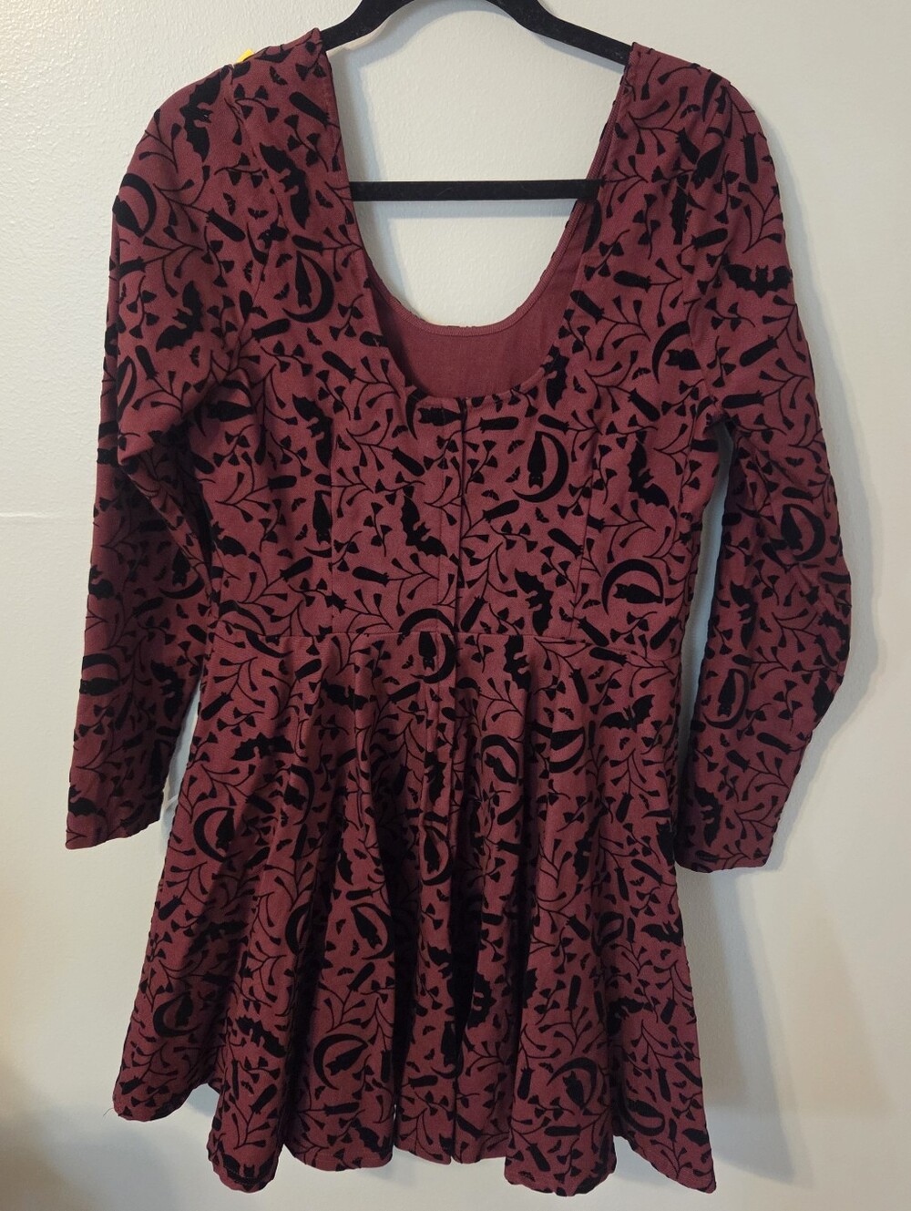 MODCLOTH x COLLECTIF Women's Retro Burgundy Pleated Witchy Bat Mini Dress 12 - Picture 4 of 10